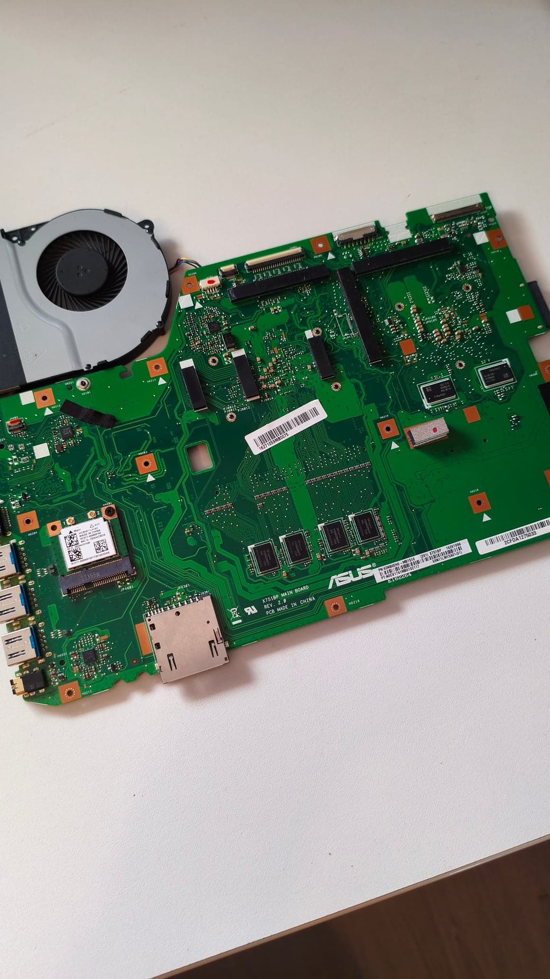 Ordinateur portable Asus K751B à Chalon-sur-Saône — photo 3