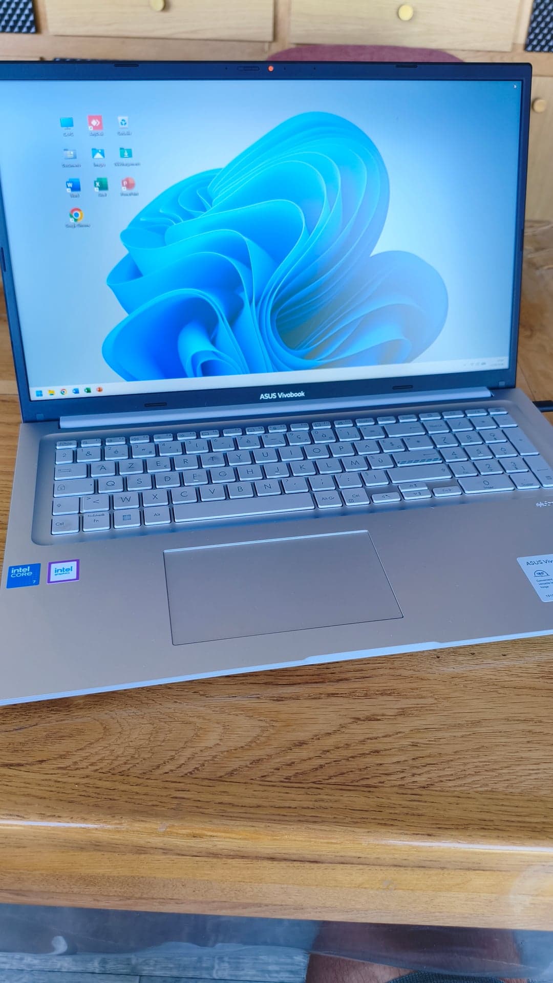 Installation complète d'un ASUS VivoBook 17 pour un étudiant