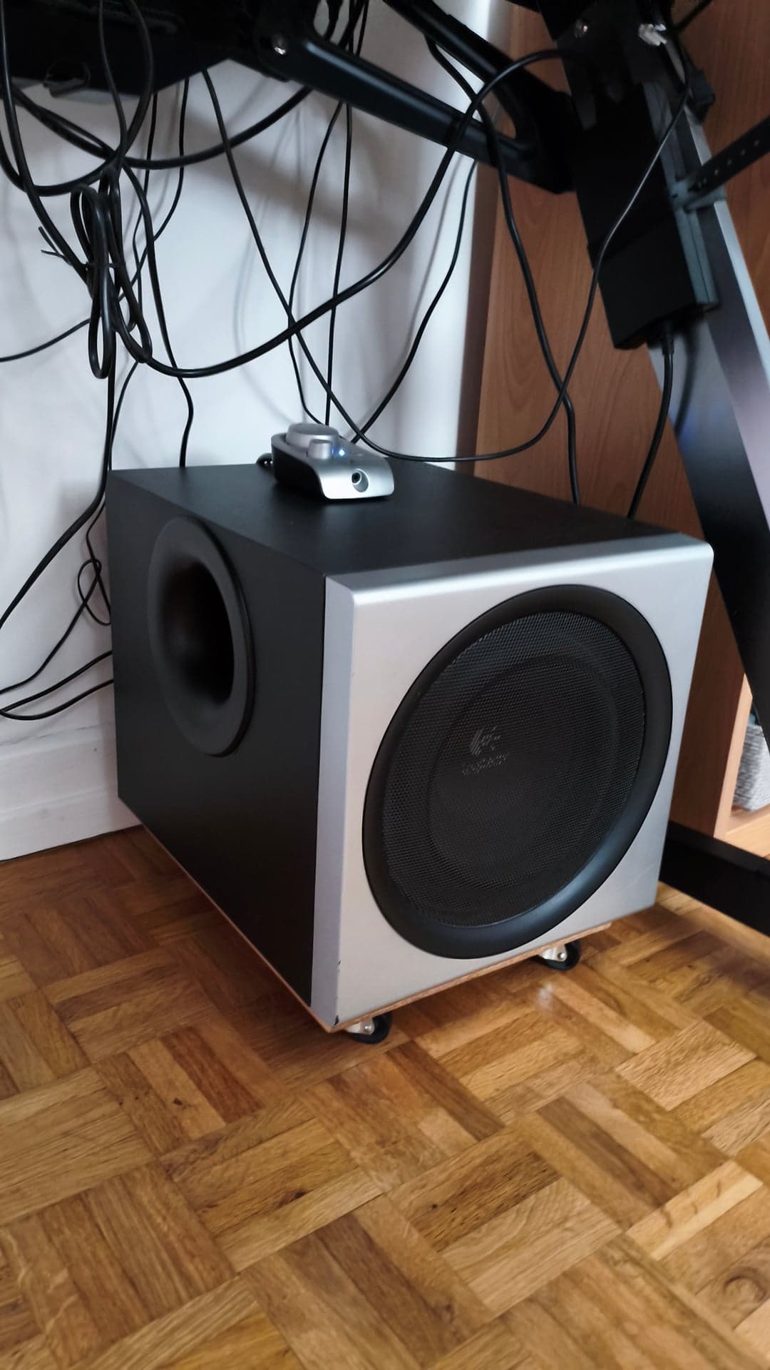 Ordinateur portable à Châtenoy-le-Royal — photo 2